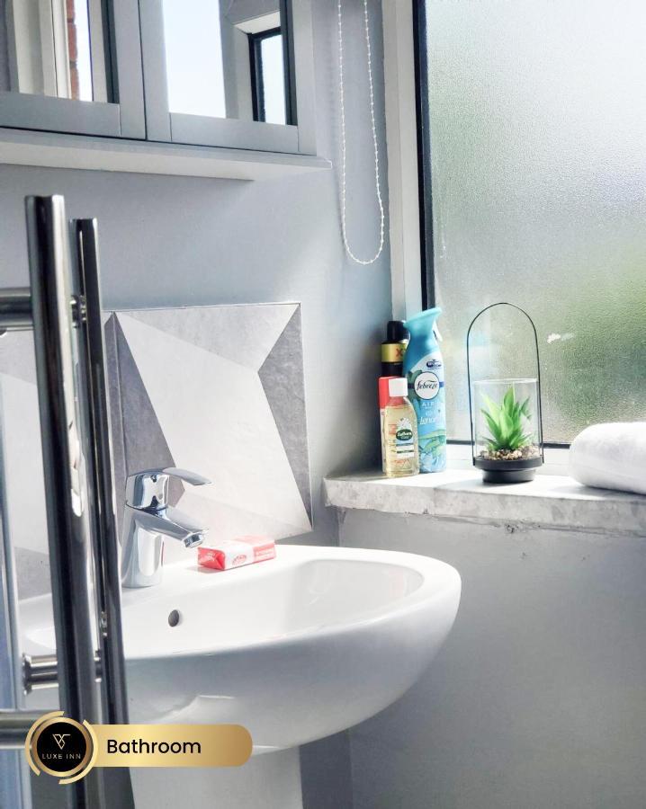 Nr Birmingham City Centre, 5 Bed, Luxe Inn 外观 照片